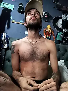 hairy mannn online show from December 15, 1:26 pm