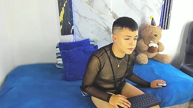 christopher Hot online show from June 6, 8:57 pm
