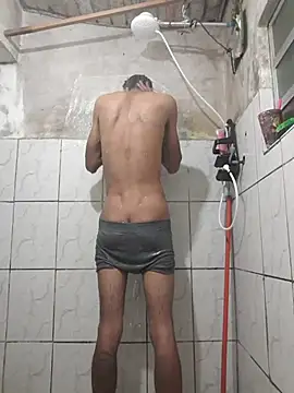 Snapshot of Dedede32 chatting on October 19, 10:43 pm Dedede32 online show from October 19, 10:43 pm