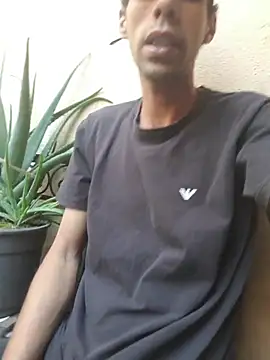 Snapshot of Dedede32 chatting on November 10, 7:24 pm Dedede32 online show from November 10, 7:24 pm