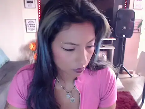 Snapshot of ScarletSizzling chatting on September 13, 1:44 pm ScarletSizzling online show from September 13, 1:44 pm