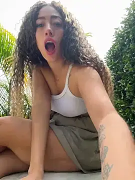 roxyrougee online show from May 7, 2:44 pm