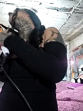 missashlyrosette online show from February 9, 9:41 pm