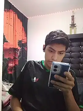 aispuro8505 online show from July 7, 7:23 am