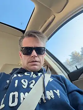 DILFiGuess11 online show from February 13, 1:40 pm