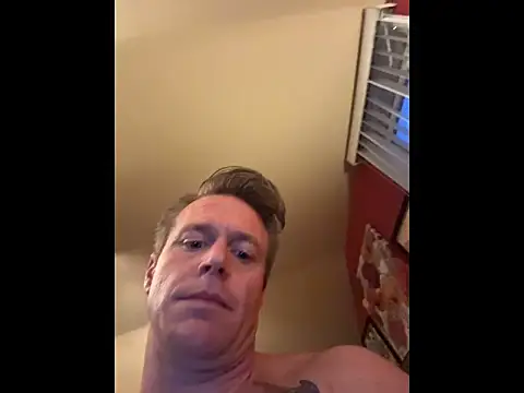 DILFiGuess11 online show from May 10, 9:36 am