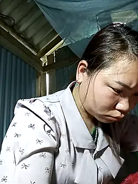 may-squirl online show from December 16, 1:10 am