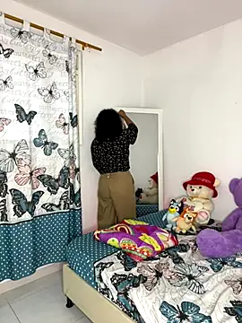 ViolettaMiller  online show from December 1, 1:05 pm