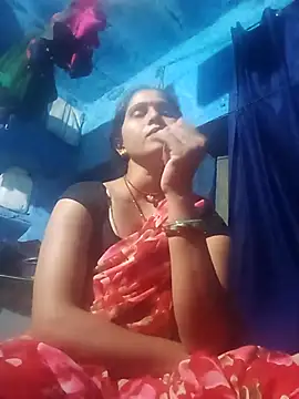 Jooli xx online show from March 28, 1:33 pm