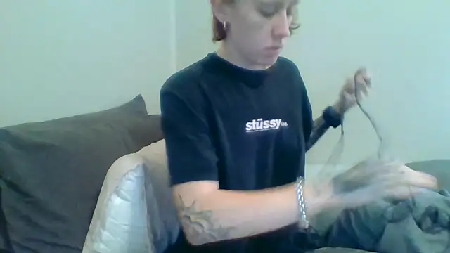 liltiddygoffwaifu online show from June 10, 2:01 am