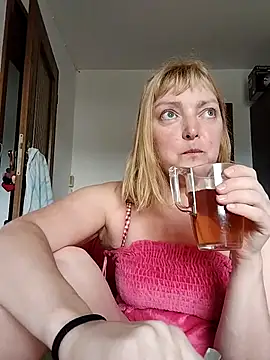 LiluLiluLilu online show from September 22, 6:37 am