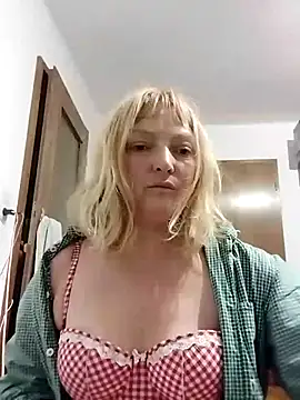 LiluLiluLilu online show from September 22, 7:05 pm