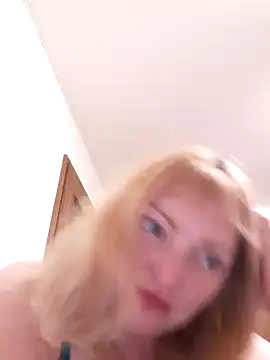 LiluLiluLilu online show from October 23, 9:24 pm