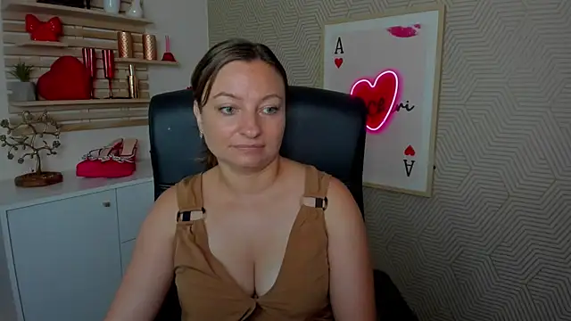 angelaSamt online show from June 25, 5:34 am