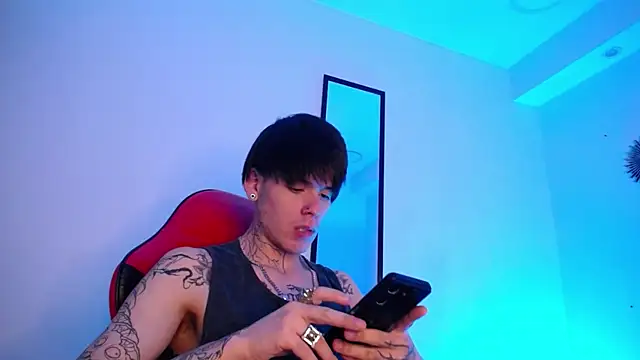 Anhonymus  online show from November 20, 3:39 am