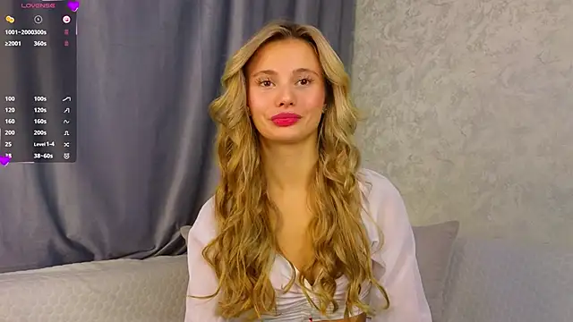 NaughtySeraphine online show from November 17, 6:08 am