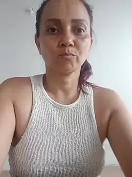 Snapshot of Amanda39 chatting on May 26, 9:44 pm Amanda39 online show from May 26, 9:44 pm