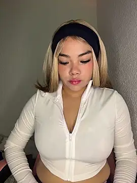 Dakota-Lona online show from March 18, 10:35 pm