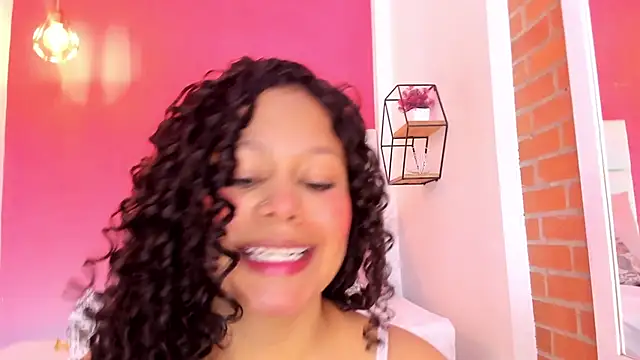 Snapshot of kendal_sexy3 chatting on September 27, 12:32 pm kendal sexy3 online show from September 27, 12:32 pm