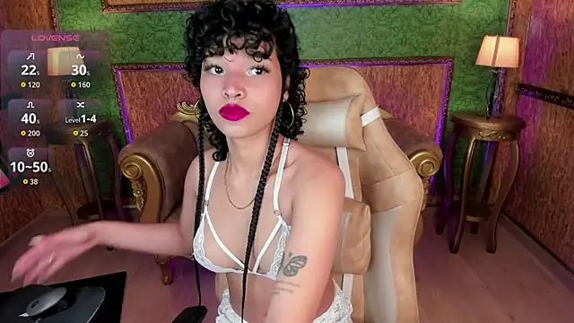 DaniCollinn  online show from October 17, 8:11 pm