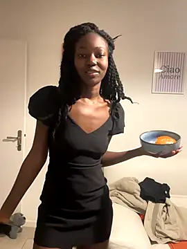 Snapshot of ebonysweetyy chatting on October 5, 1:59 am ebonysweetyy online show from October 5, 1:59 am