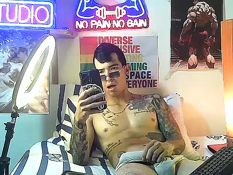 Strongcockfitness online show from October 15, 5:24 pm