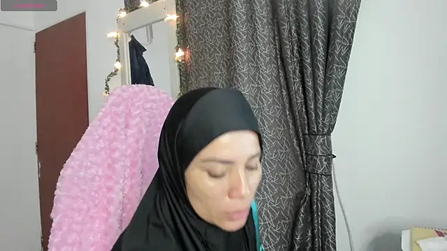 dalila kemur online show from July 10, 3:36 pm