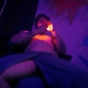 Snapshot of johnboones10 chatting on March 28, 11:59 pm johnboones10 online show from March 28, 11:59 pm