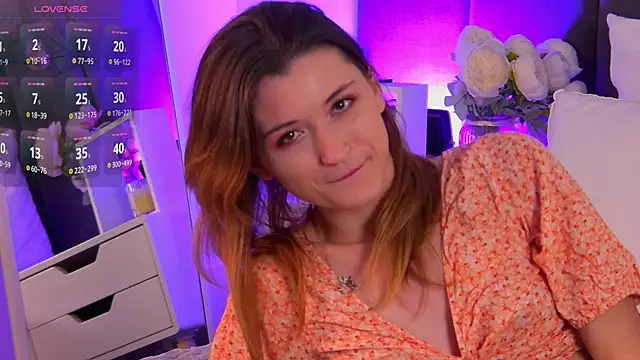 Snapshot of LillySvon chatting on October 28, 4:31 pm LillySvon online show from October 28, 4:31 pm