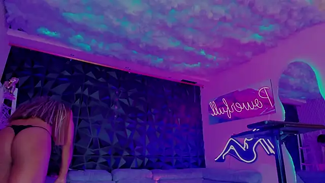 Naomy Alvaradoo online show from November 29, 2:20 pm