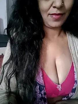 Snapshot of Deepa_Sharma143 chatting on December 15, 2:05 am Deepa Sharma143 online show from December 15, 2:05 am
