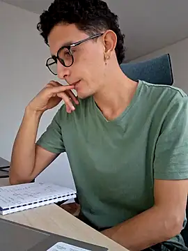 Snapshot of STEVAN_RXX chatting on October 10, 9:36 pm STEVAN RXX online show from October 10, 9:36 pm