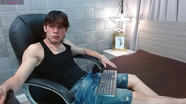 Iantwink18 online show from September 29, 1:05 pm