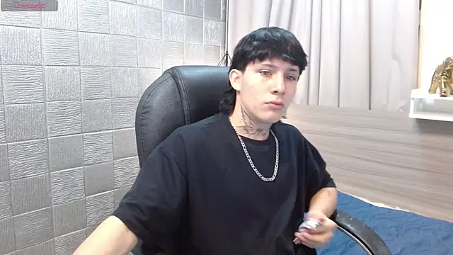 Iantwink18 online show from October 15, 7:36 pm