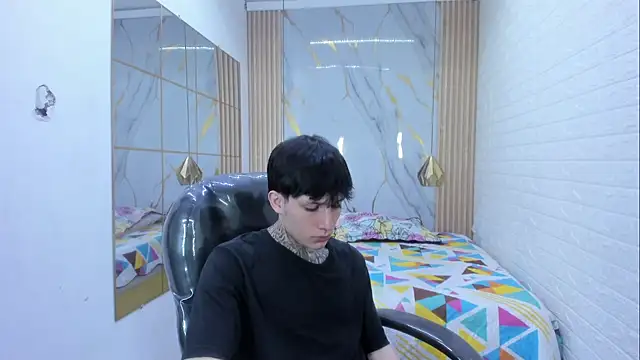 Iantwink18 online show from August 2, 12:20 am