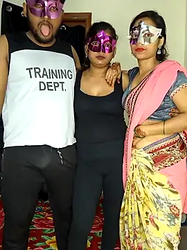 Family02 online show from September 17, 4:08 pm