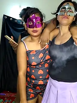 Family02 online show from September 19, 5:02 pm