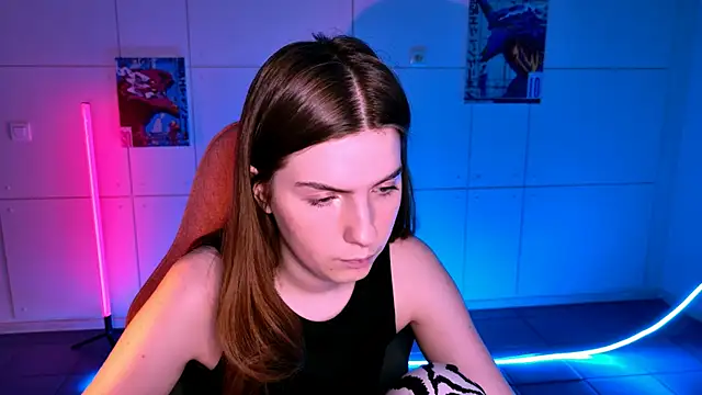 AliceCUNTach online show from November 13, 5:17 am