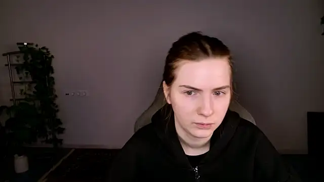 AliceCUNTach online show from December 5, 5:16 am