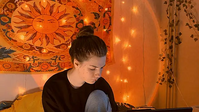 AliceCUNTach online show from March 3, 5:02 am