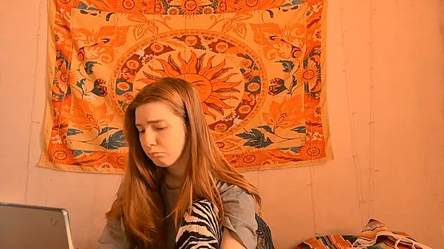 AliceCUNTach online show from April 5, 5:04 am