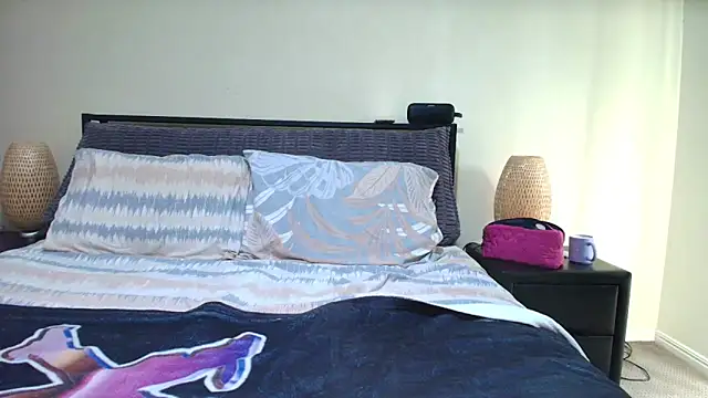 aussiepeaches online show from March 5, 12:49 am