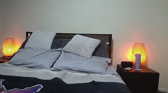 aussiepeaches online show from March 22, 11:32 am