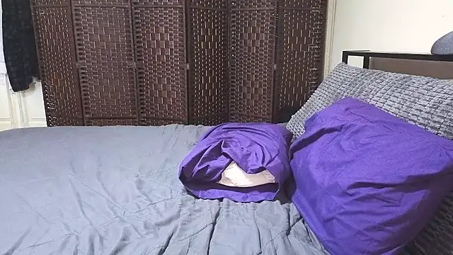 aussiepeaches online show from September 12, 2:22 am