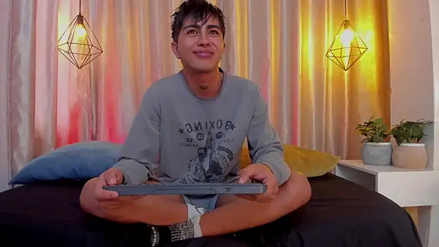 Snapshot of arion_sherwind chatting on September 8, 7:13 pm arion sherwind online show from September 8, 7:13 pm