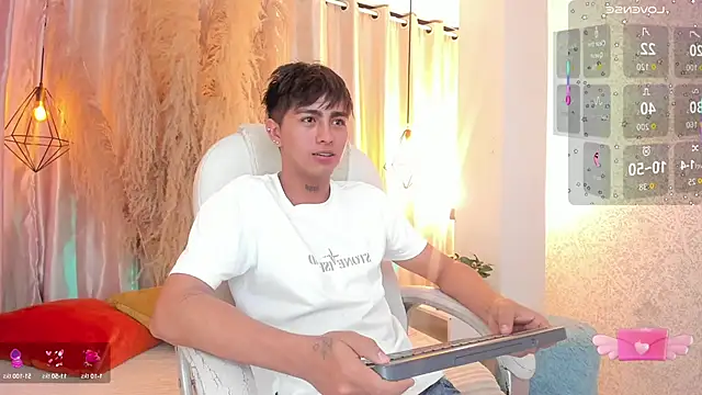 Snapshot of arion_sherwind chatting on September 11, 7:03 pm arion sherwind online show from September 11, 7:03 pm