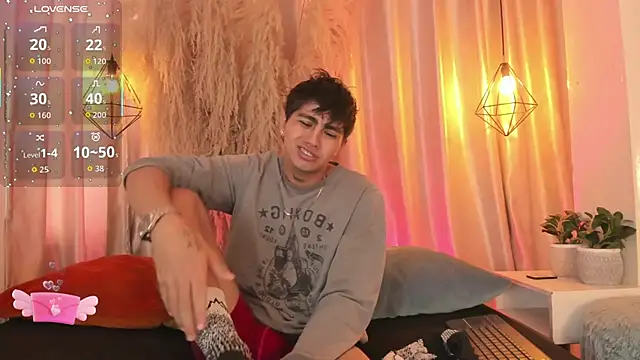 Snapshot of arion_sherwind chatting on September 22, 7:16 pm arion sherwind online show from September 22, 7:16 pm