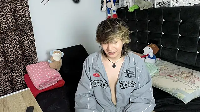 Vamps Lovers online show from April 3, 8:40 pm