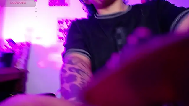 AlmaNanax online show from November 16, 4:18 am