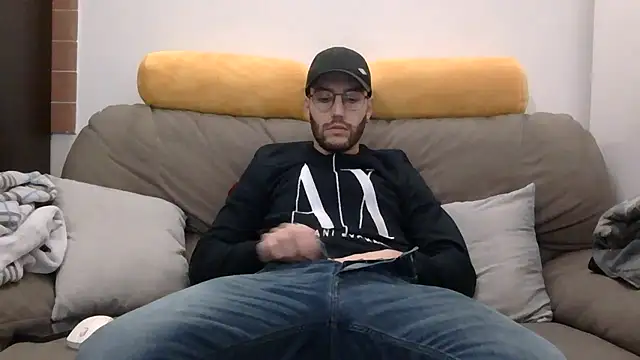 Amicisegreti online show from February 5, 9:19 pm